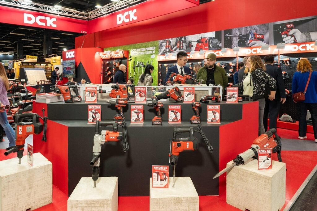 DCK präsentiert auf der EISENWARENMESSE 2026 sein erweitertes Portfolio an professionellen Elektrowerkzeugen und Outdoor-Equipment und stärkt damit sein Engagement auf dem europäischen Markt