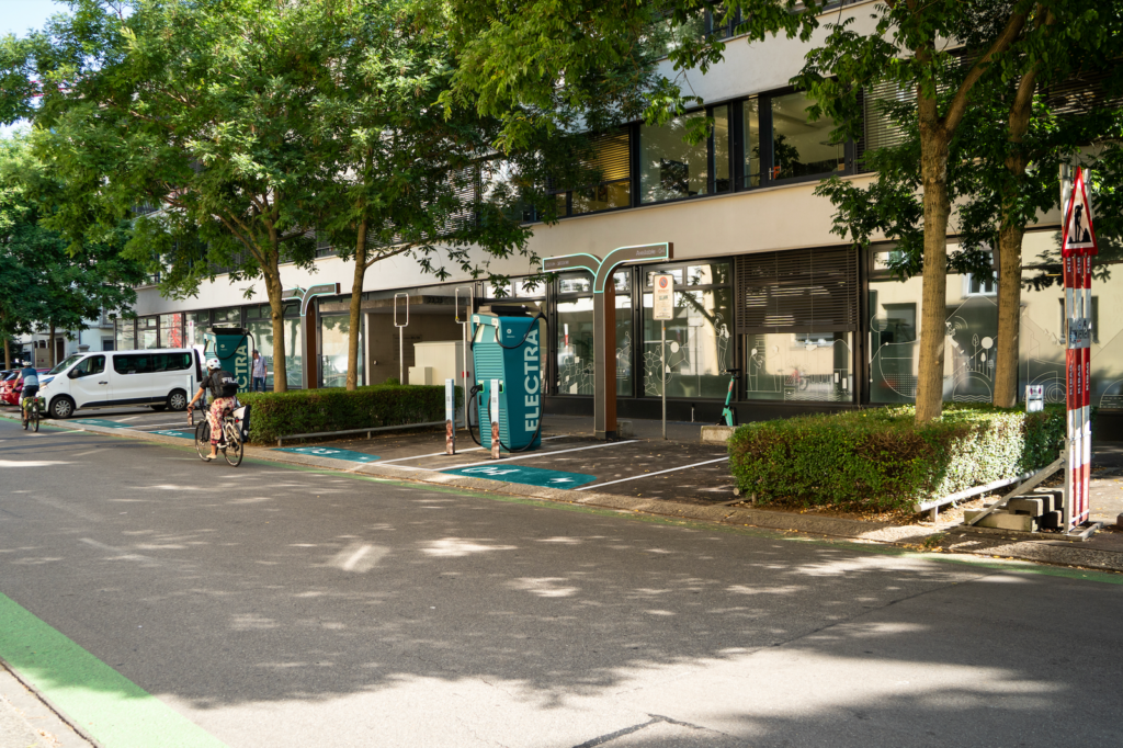 Electra, AVIA Volt, Fastned und Ionity setzen sich für die Entflechtung im Ladenetz-Markt ein