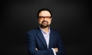 Hitachi Solutions ernennt Roger Lvin zum Chief Executive Officer und President